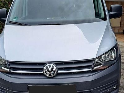 Second-hand VW Caddy Trendline 102 CP (75 kW) 2018 Argintiu Monovolum