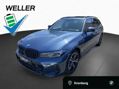 Gebraucht BMW 330e Comfort Edition 292 PS (214 kW) 2025 Arctic race blue (blau) Kombi