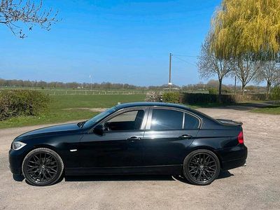 Gebraucht BMW 320 150 PS (110 kW) 2005 Schwarz Limousine