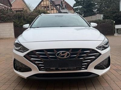 Gebraucht Hyundai i30 Select 120 PS (88 kW) 2024 Weiß Kombi
