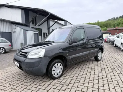 Gebraucht Peugeot Partner Comfort 75 PS (55 kW) 2006 Lack onyx schwarz/deckende Van / Kleinbus