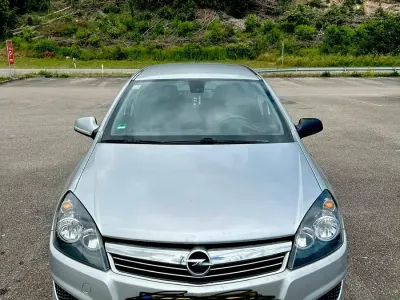 Gebraucht Opel Astra 110 PS (80 kW) 2010 Silber Kombi