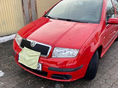 Rot Gebraucht 2006 Skoda Fabia Kleinwagen | 3.250 €