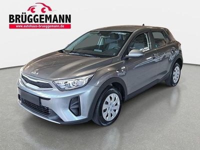 Neu Kia Stonic Edition 7 101 PS (74 kW) 2025 Grau SUV
