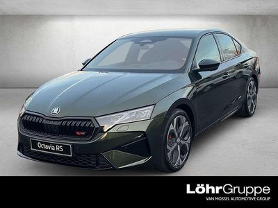 Neu Skoda Octavia RS 265 PS (194 kW) 2026 Khakigrün metallic Coupé