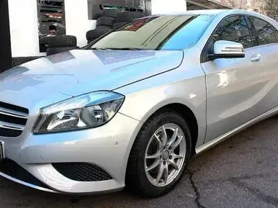 Gebraucht Mercedes A180 Urban 122 PS (89 kW) 2013 Silber Limousine