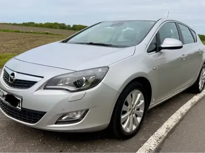 Gebraucht Opel Astra Innovation 116 PS (85 kW) 2010 Silber Limousine