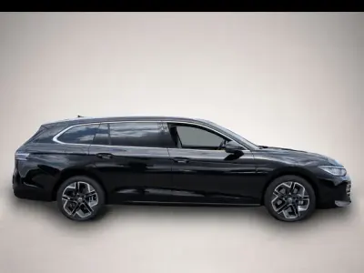 Gebraucht VW Passat Elegance 272 PS (200 kW) 2025 Schwarz Kombi