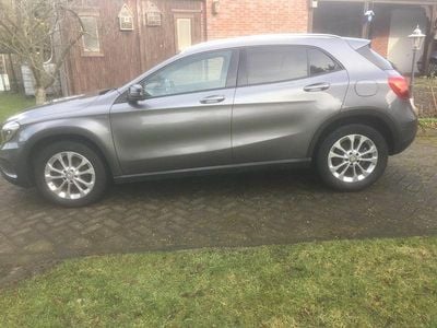 Gebraucht Mercedes GLA220 170 PS (125 kW) 2017 Grau SUV