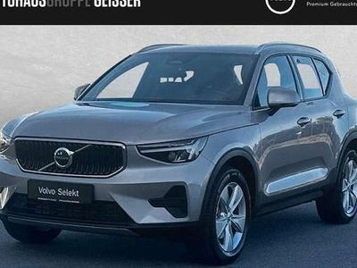 Neu Volvo XC40 Core 163 PS (119 kW) 2025 Silber SUV