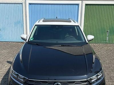 Second-hand VW T-Roc Style 150 CP (110 kW) 2021 Negru SUV