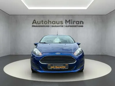 Gebraucht Ford Fiesta Trend 101 PS (74 kW) 2015 Blau Kleinwagen