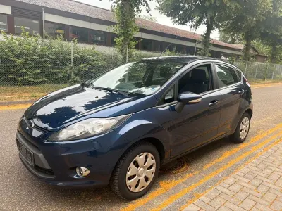 Gebraucht Ford Fiesta 95 PS (69 kW) 2012 Blau Limousine