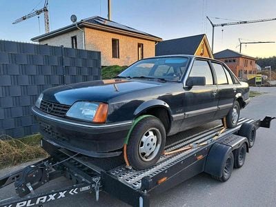 Blau Gebraucht 1984 Opel Rekord Limousine | 499 €