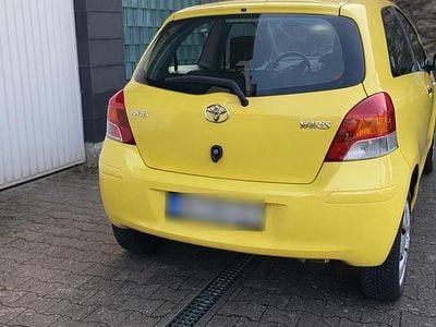Gebraucht Toyota Yaris 69 PS (50 kW) 2009 Gelb Kleinwagen