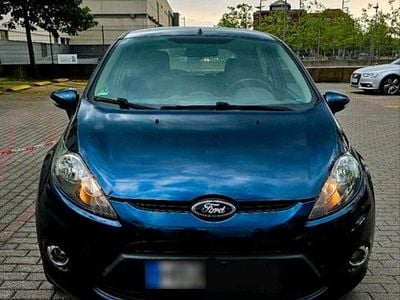 Gebraucht Ford Fiesta 58 PS (42 kW) 2012 Blau Kleinwagen