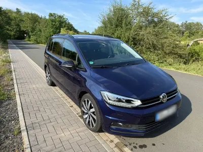 Gebraucht VW Touran Highline 150 PS (110 kW) 2019 Blau Van / Kleinbus