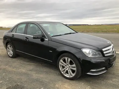 Gebraucht Mercedes C180 Avantgarde 156 PS (114 kW) 2011 Schwarz Limousine