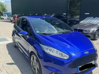 Gebraucht Ford Fiesta ST 182 PS (133 kW) 2014 Blau Kleinwagen