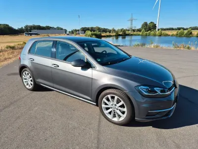 Gebraucht VW Golf VII Comfortline 116 PS (85 kW) 2020 Grau Limousine