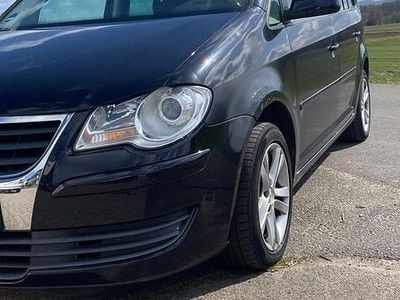 Second-hand VW Touran 140 CP (102 kW) 2007 Negru Monovolum