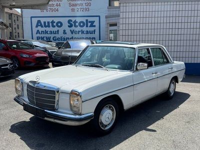 Gebraucht Mercedes 200 95 PS (69 kW) 1975 Weiß Limousine