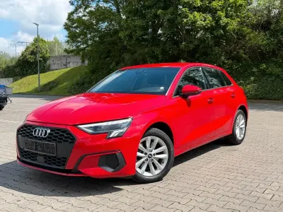 Gebraucht Audi A3 Sport 150 PS (110 kW) 2020 Rot Limousine