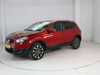Gebraucht Nissan Qashqai 141 PS (103 kW) 2013 Rot SUV