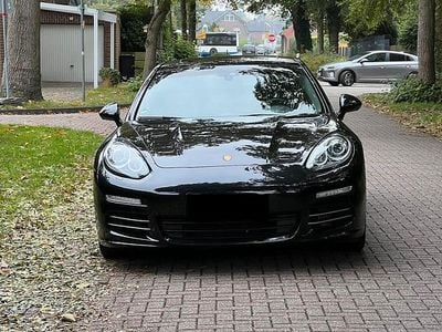Porsche Panamera 4S