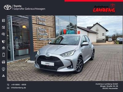 Gebraucht Toyota Yaris Team 125 PS (91 kW) 2023 Schimmering silber metallic Kleinwagen