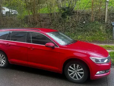 Gebraucht VW Passat 123 PS (90 kW) 2019 Rot Kombi