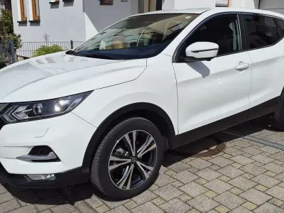 Gebraucht Nissan Qashqai N-Connecta 163 PS (119 kW) 2018 Weiß SUV