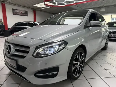 Gebraucht Mercedes B220 Urban 177 PS (130 kW) 2015 Silber Kleinwagen