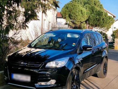 Gebraucht Ford Kuga 163 PS (119 kW) 2014 Schwarz SUV
