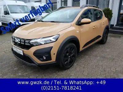Usata Dacia Sandero Expression 101 CV (74 kW) 2024 Beige Utilitaria