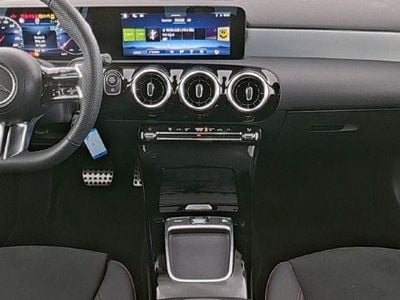 Usata Mercedes A180 AMG line 136 CV (100 kW) 2025 Nero Berlina