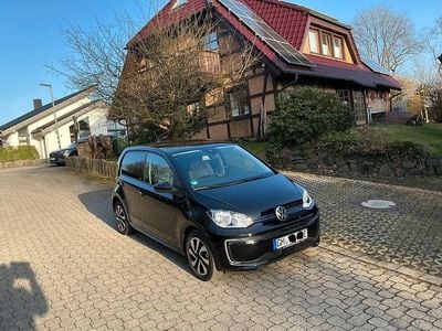 Gebraucht VW e-up! Active 61 kW (83 PS) 2021 Schwarz Kleinwagen