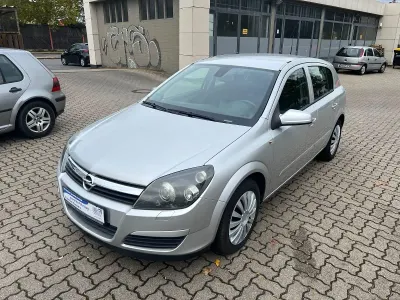 Używany Opel Astra Edition 140 KM (102 kW) 2007 Srebrny Hatchback