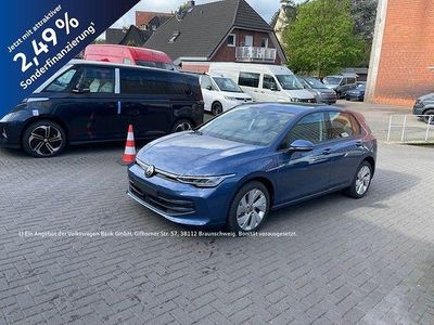 Usata VW Golf VIII R 150 CV (110 kW) 2025 Blu Berlina
