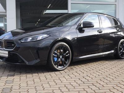 Gebraucht BMW M135 Performance 300 PS (220 kW) 2025 Saphirschwarz Kleinwagen