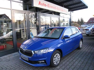 Neu Skoda Fabia Essence 95 PS (69 kW) 2025 Energy blue Limousine