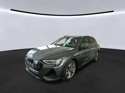 Używany Audi e-tron S-Line 230 kW (313 KM) 2022 Szary SUV