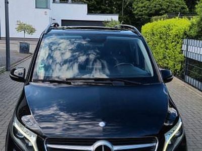 Mercedes V220