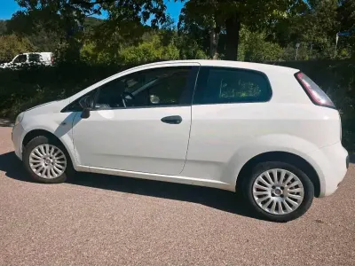 Gebraucht Fiat Punto Evo 78 PS (57 kW) 2010 Weiß Kleinwagen