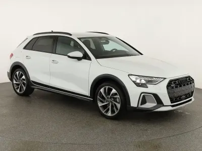 Gebraucht Audi A3 Ambiente 204 PS (150 kW) 2026 Gletscherweiß metallic SUV