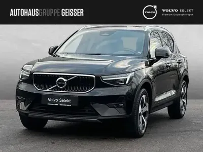 Używany Volvo XC40 Core 163 KM (119 kW) 2025 Czarny SUV