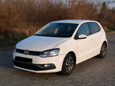 Używany VW Polo Sound 60 KM (44 kW) 2017 Biały Hatchback