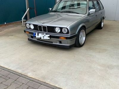 gebraucht BMW 318 i E30 Touring 89' Lachssilber