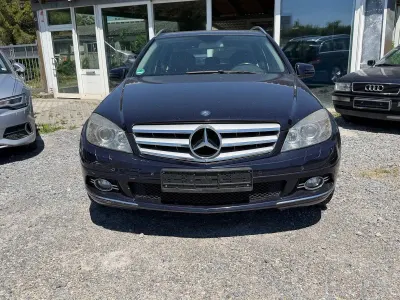 Gebraucht Mercedes C220 Avantgarde 170 PS (125 kW) 2010 Blau Kombi