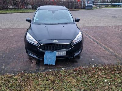 Gebraucht Ford Focus 120 PS (88 kW) 2018 Silber Kombi